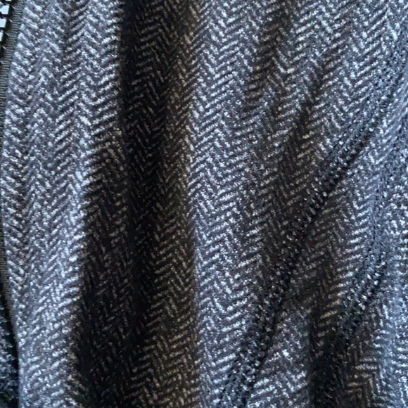 Lululemon jacket - Picture 2 of 5